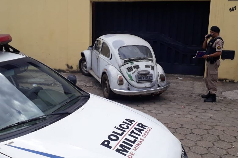 Jovem “surtado” é preso após tentar roubar vários carros em Itabira Jovem “surtado” é preso após tentar roubar vários carros em Itabira
