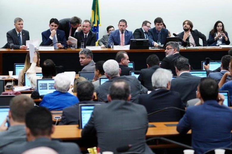 Comissão especial aprova texto básico da reforma da Previdência Comissão especial aprova texto básico da reforma da Previdência