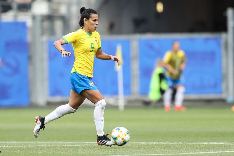 Thaisa avalia que Seleção Brasileira tem potencial para vencer a Itália