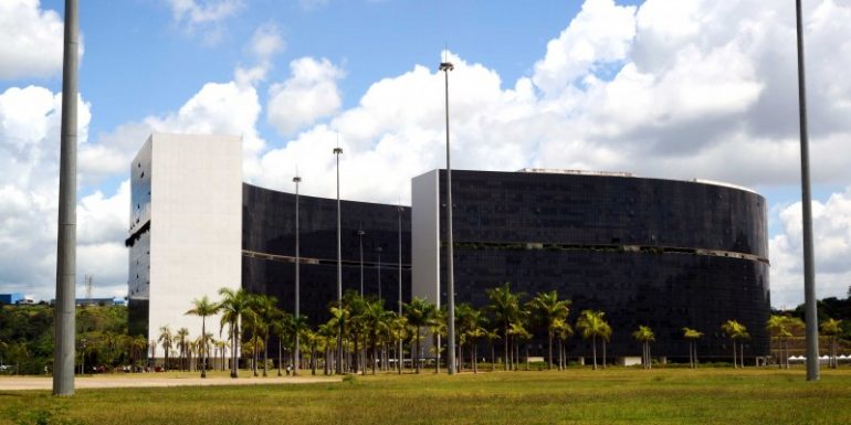 Governo mineiro divulga escala de pagamentos a servidores em julho Governo mineiro divulga escala de pagamentos a servidores em julho