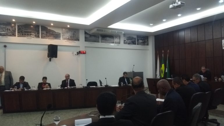Projetos dos ambulantes e cidade limpa têm novos pedidos de vista em Monlevade