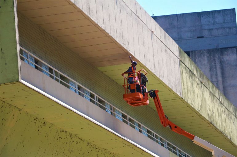 Prefeitura faz 1º Termo Aditivo com empresa responsável por ar condicionado no antigo PA