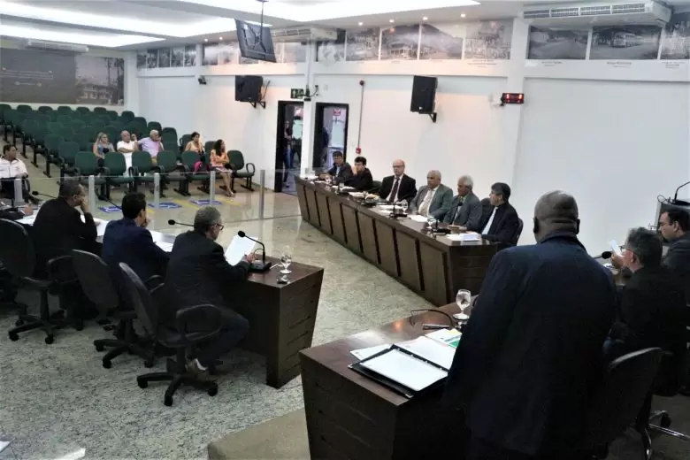 Câmara de Monlevade reabre, mas com restrição de horário e acesso do público