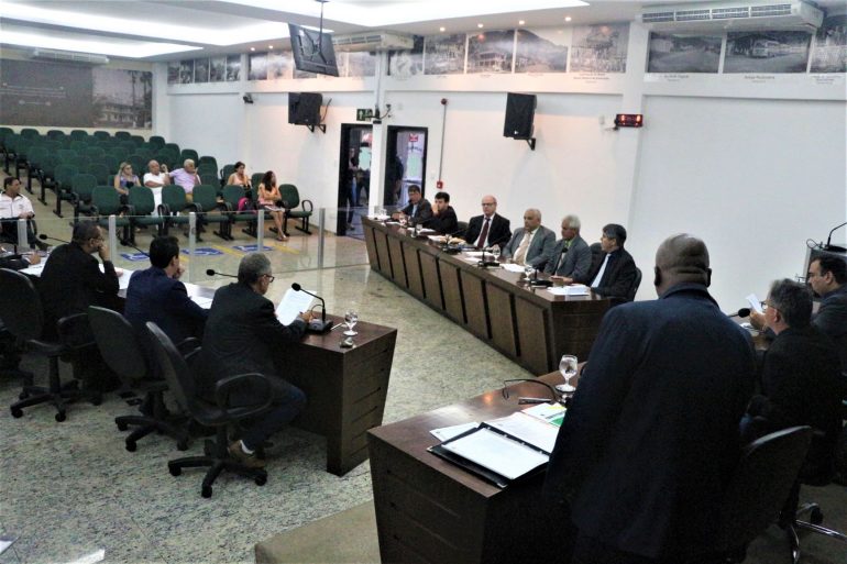 Câmara de Monlevade reabre, mas com restrição de horário e acesso do público