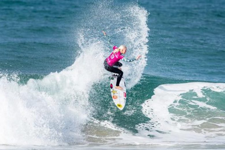 Surfista Tatiana Weston-Webb é primeira a se garantir em Tóquio 2020