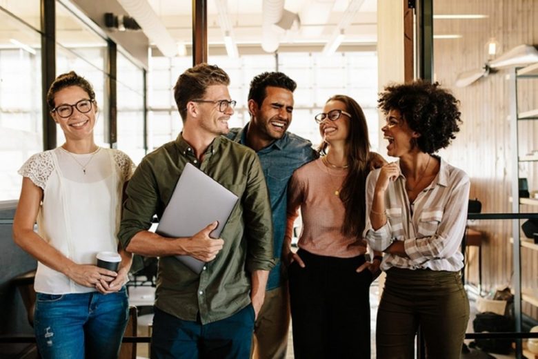 Fundação Estudar abre inscrições para programas de trainee e estágio