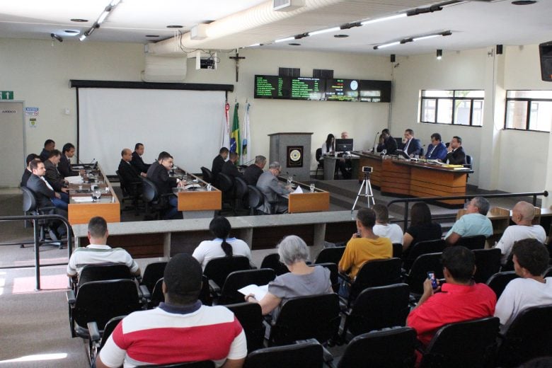 Proibição de expressões ofensivas e desrespeitosas gera debate na Câmara de Itabira