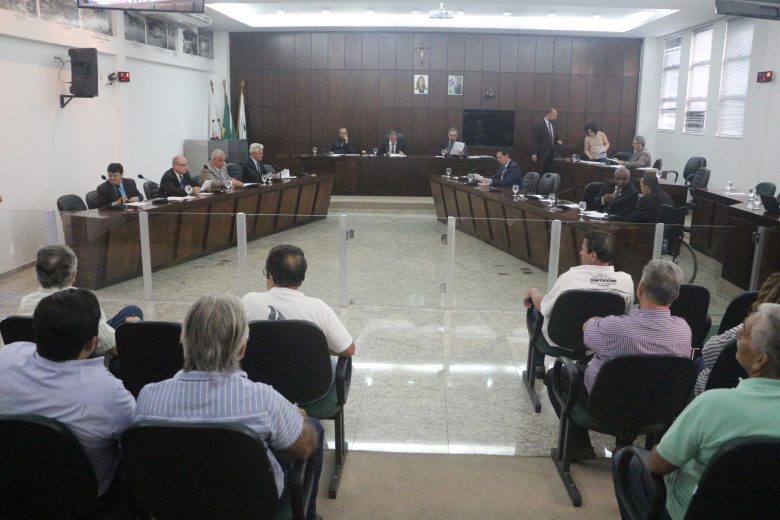 Debate sobre hospital: leilão, dívidas e até pedido de desculpas na Câmara de Monlevade