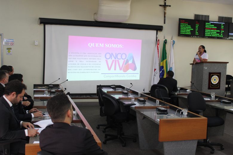 Voluntária reivindica casa de apoio para pacientes em tratamento contra o câncer em Itabira