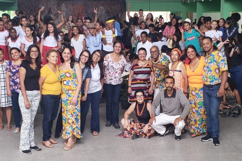 Escola Municipal Antonina Moreira explora “As diversas faces do Brasil” em feira cultural
