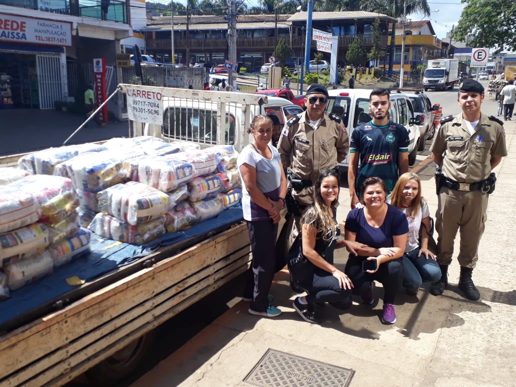 PM distribui cestas básicas arrecadadas com Passeio Ciclístico em Barão de Cocais