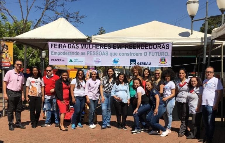 Feira de mulheres empreendedoras abre caminho para moradoras de Barão de Cocais