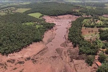 Bombeiros encontram corpo de mais uma vítima do rompimento de barragem em Brumadinho