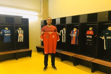 Museu do Mineirão recebe camisa do time itabirano Valério Esporte Clube