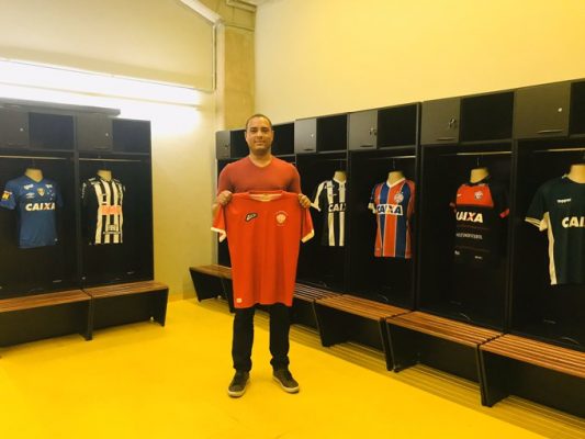 Museu do Mineirão recebe camisa do time itabirano Valerio Esporte Clube