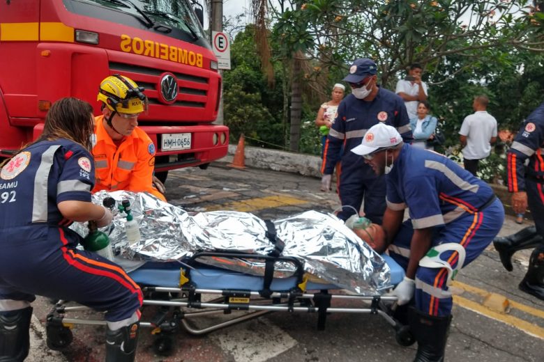 Simulado de incêndio no HNSD evacua prédio em 10 minutos Simulado de incêndio no HNSD evacua prédio em 10 minutos