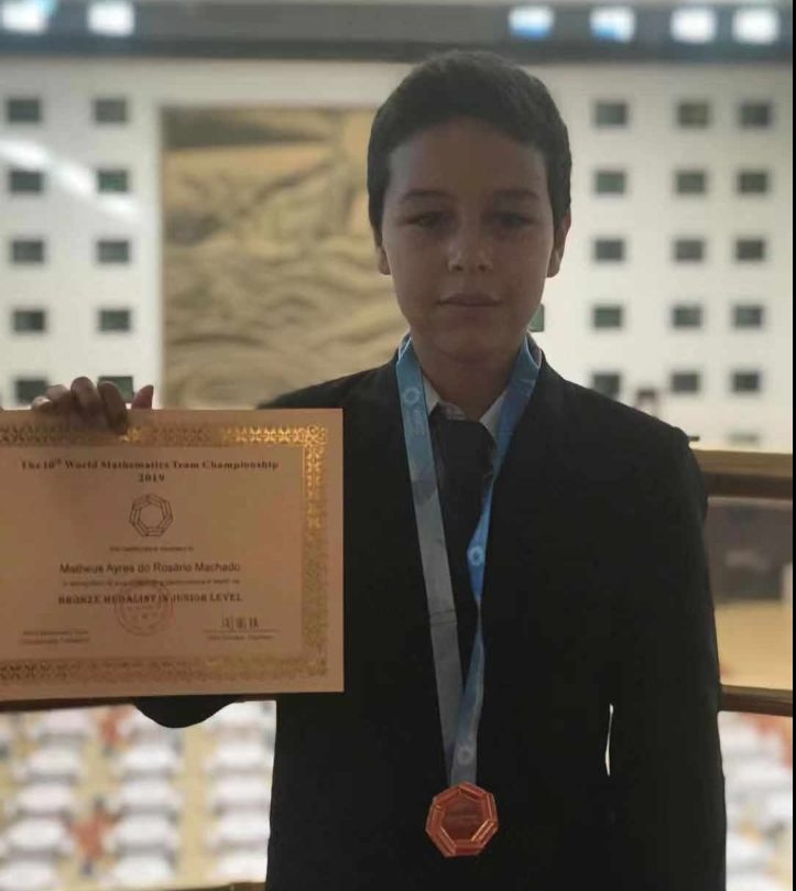 Criança de Catas Altas conquista medalha de bronze em Mundial de Matemática na China