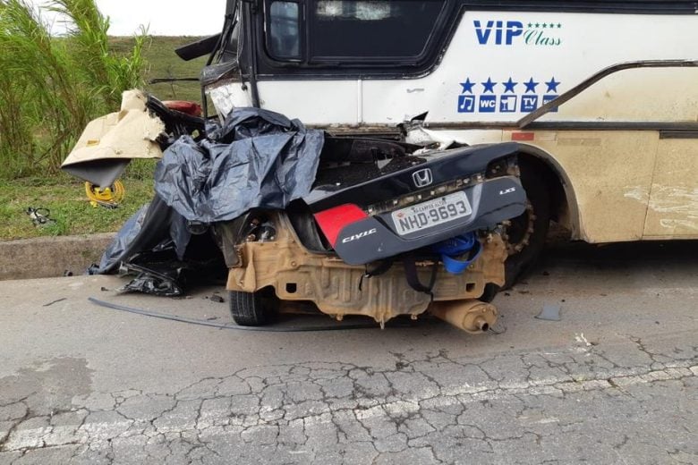 Cinco amigos morrem em mais uma tragédia nas rodovias mineiras neste feriado