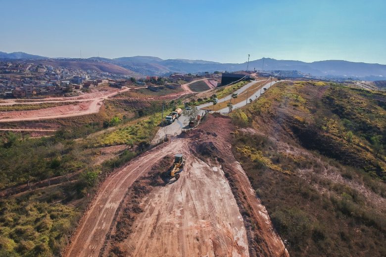 Prefeitura conclui licitações para pavimentação em Serra dos Alves e segunda etapa da avenida Espigão