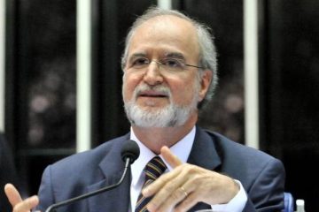 Ex-governador de Minas Gerais Eduardo Azeredo deixa a prisão