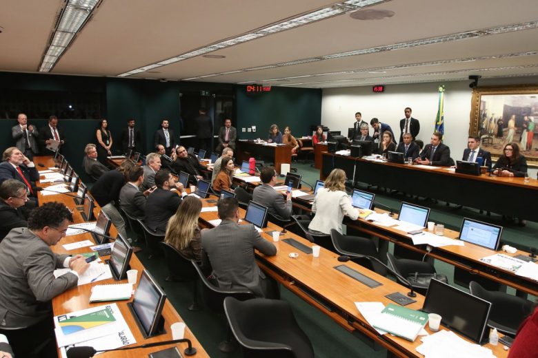 CCJ da Câmara aprova PEC da prisão em 2ª instância