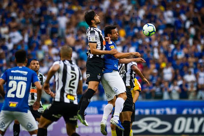 Em clássico fraco, Cruzeiro empata com Atlético-MG e segue perto de zona de risco