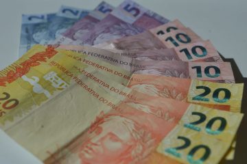 Governo reduz estimativa de salário mínimo para 2020