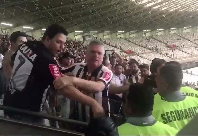 Atleticano se desculpa por injúria e nega ser racista: ‘Meu cabeleireiro é negro’ Atleticano se desculpa por injúria e nega ser racista: ‘Meu cabeleireiro é negro’
