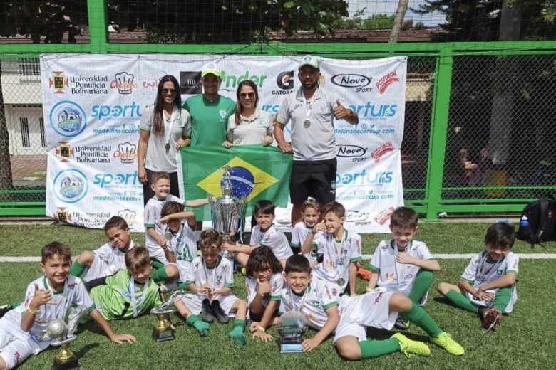 Itabiranos conquistam título em torneio internacional de futebol de base na Colômbia