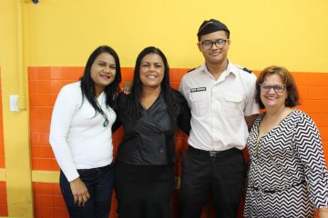 Estudante autista lança livro de poesias em Itabira