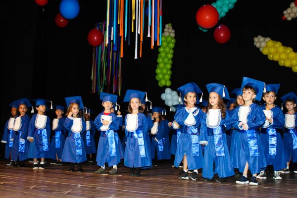 Formatura do 2° período da FIDE emociona pais e professores