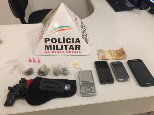 PM apreende drogas