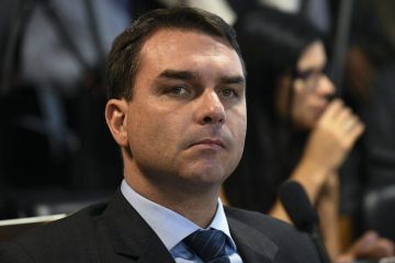 Flávio Bolsonaro acusa PT de travar projeto de lei contra as ‘saidinhas’