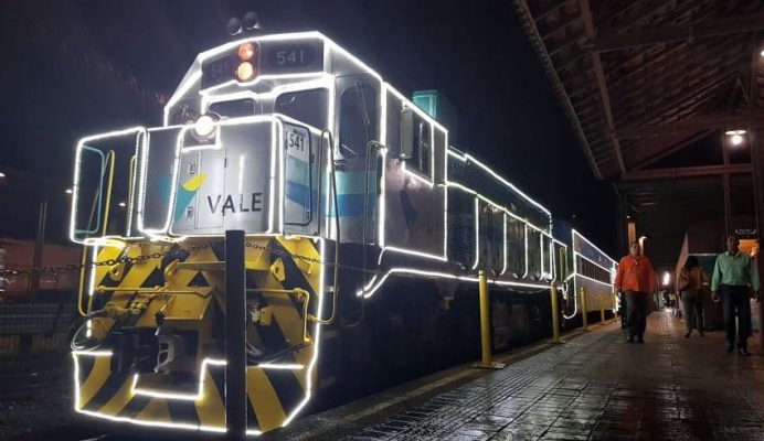 Papai Noel chega de trem a Itabira em programação especial de Natal; saiba mais