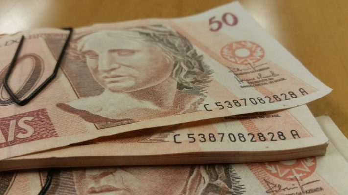 Cada cliente terá, a princípio, um limite pré-aprovado de R$ 500 por mês para o cheque especial sem pagar tarifa - Daniel Isaia/Agência Brasil