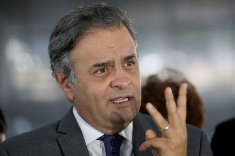 Aécio Neves é submetido a cirurgia Aécio Neves é submetido a cirurgia