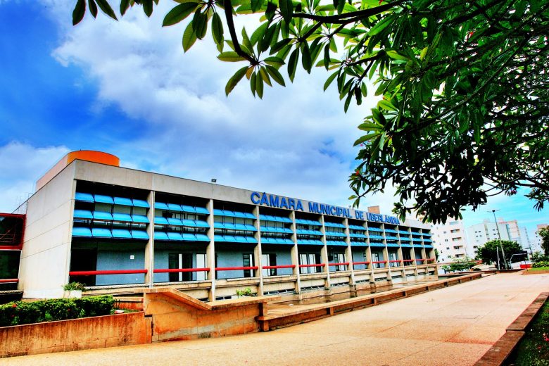 Vereadores de Uberlândia são soltos, mas não podem retomar mandato