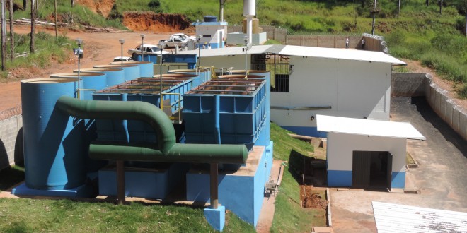 Abastecimento de água fica comprometido após raio atingir estação de tratamento em Itabira
