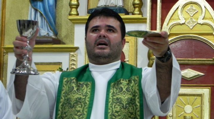 Paróquia Nossa Senhora da Saúde dá boas-vindas ao novo pároco