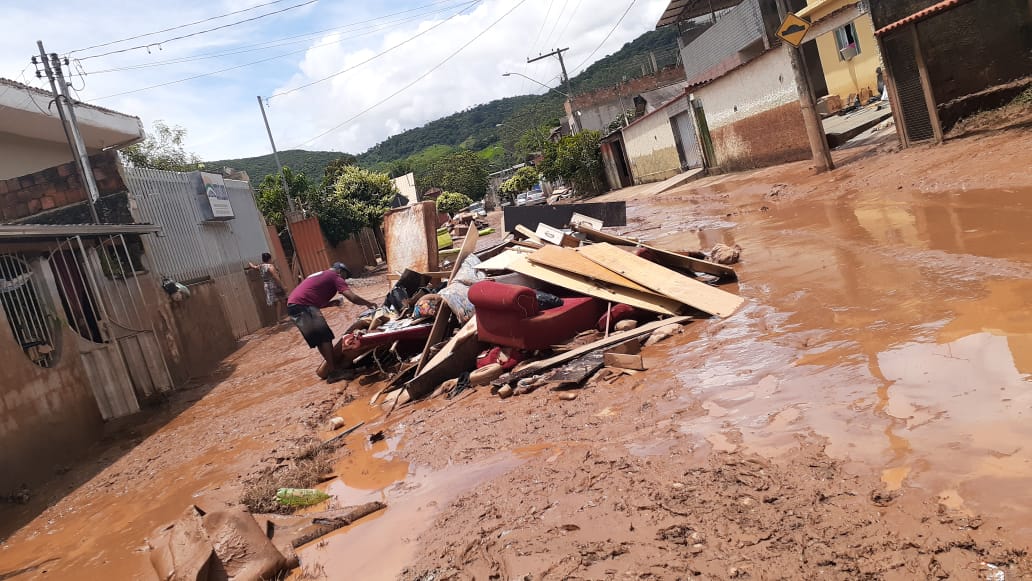 Saiba como ajudar as vítimas das enchentes causadas pelas chuvas na região