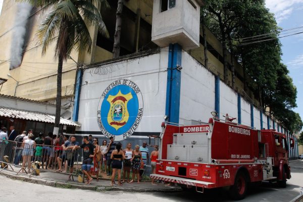 incêndio presídio