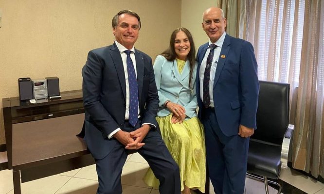 estamos-noivando-diz-regina-duarte-apos-convite-de-bolsonaro-para-secretaria-da-cultura
