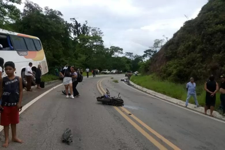 Acidente entre ônibus e moto deixa uma vitima fatal em Magalhães