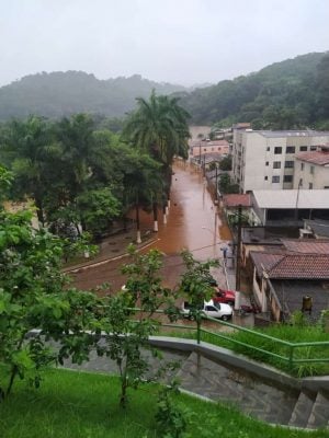 madrugada-de-aflicao-sao-goncalo-sofre-com-chuvas-e-tem-partes-inundadas-por-rio