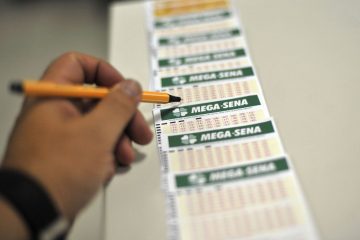 Mega-Sena acumula e deve pagar R$ 14 milhões na próxima quarta