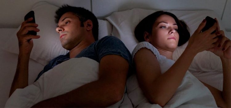 celular antes de dormir