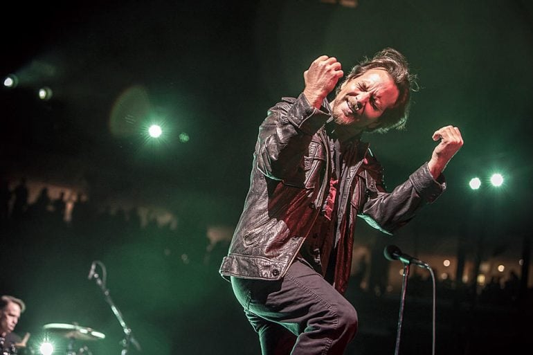 Pearl Jam lança ‘Dance of the Clairvoyants’, primeira música nova desde 2013