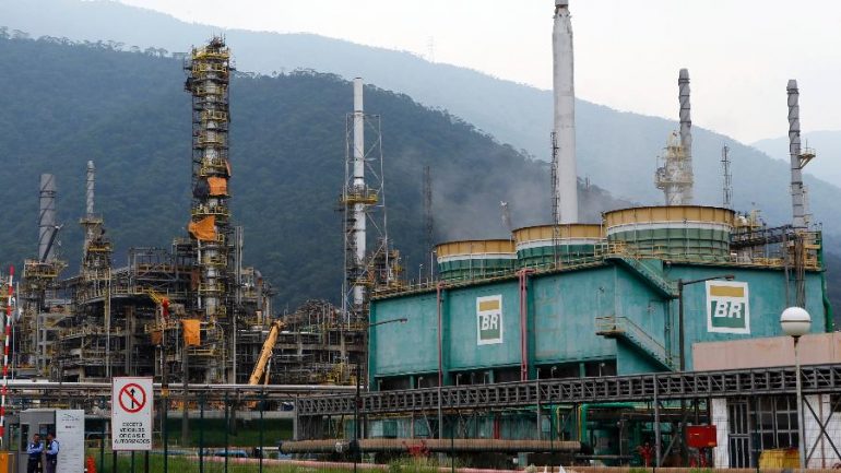 Petroleiros da FUP confirmam paralisação nacional a partir deste sábado