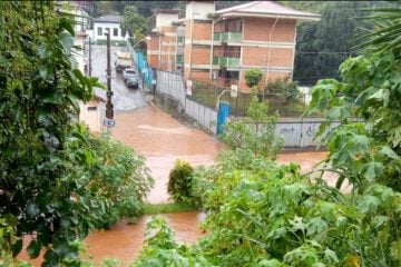 Rio São João transborda em Barão de Cocais e 49 pessoas abandonam suas casas