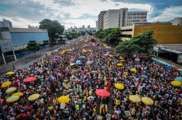 Governo de Minas orienta prefeituras a não autorizar festas no Carnaval